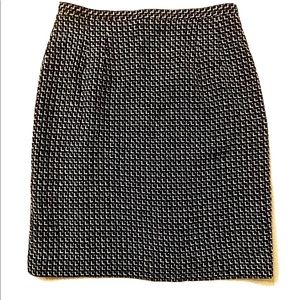 Talbots Petites Womens Skirt 6 Straight Lined Back Slit black and cream color